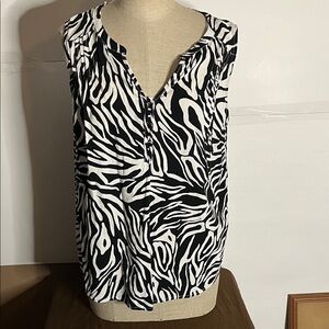 😄Animal print viscose sleeveless blouse flowy summer ready
